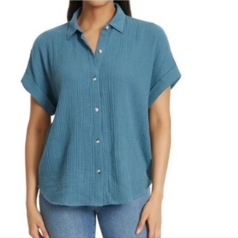 Jessica Simpson Blue Button-Up Blouse